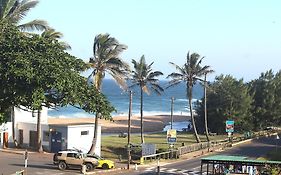 The Waves Beachfront Stay - Gleneagles